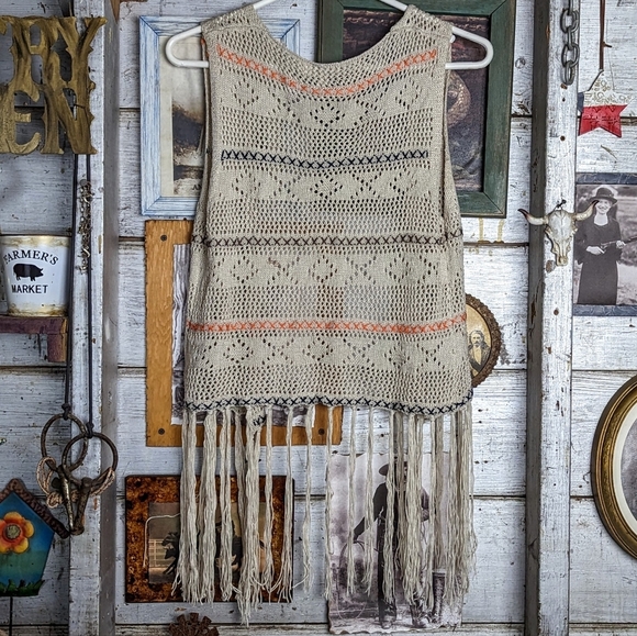 Ungee Fringe vest - Picture 3 of 3